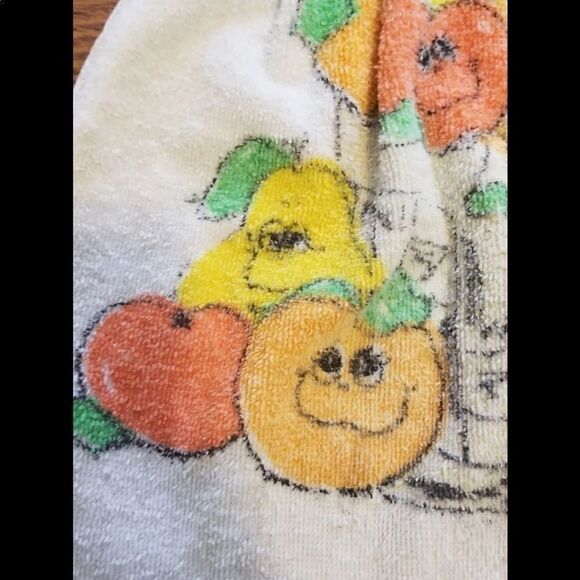 2 vintage kitchen fruit towels - Picture 2 of 11